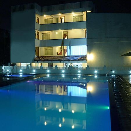 โรงแรมเมาท์บรีซ Dehiwala-Mount Lavinia ภายนอก รูปภาพ
