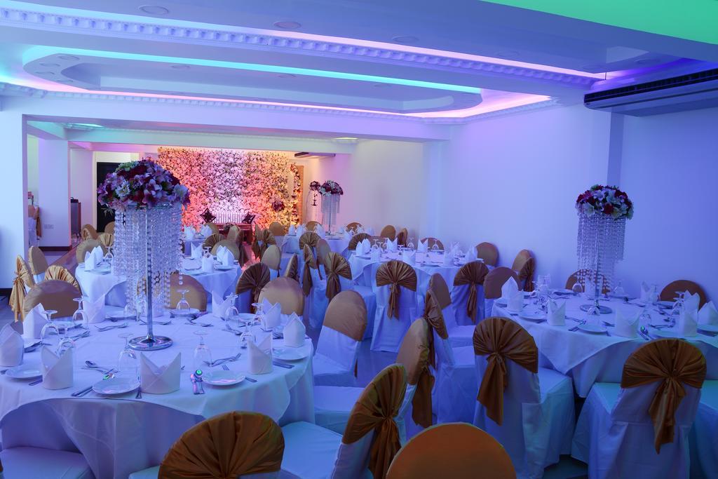 โรงแรมเมาท์บรีซ Dehiwala-Mount Lavinia ภายนอก รูปภาพ