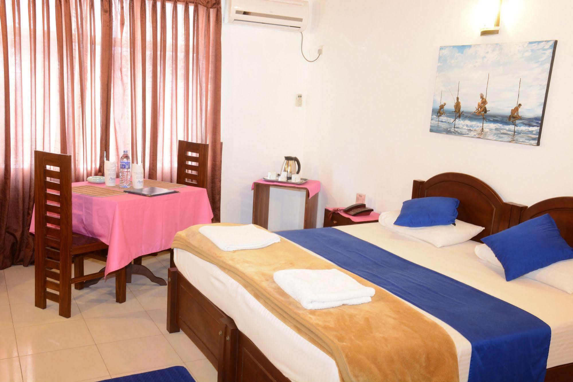 โรงแรมเมาท์บรีซ Dehiwala-Mount Lavinia ภายนอก รูปภาพ