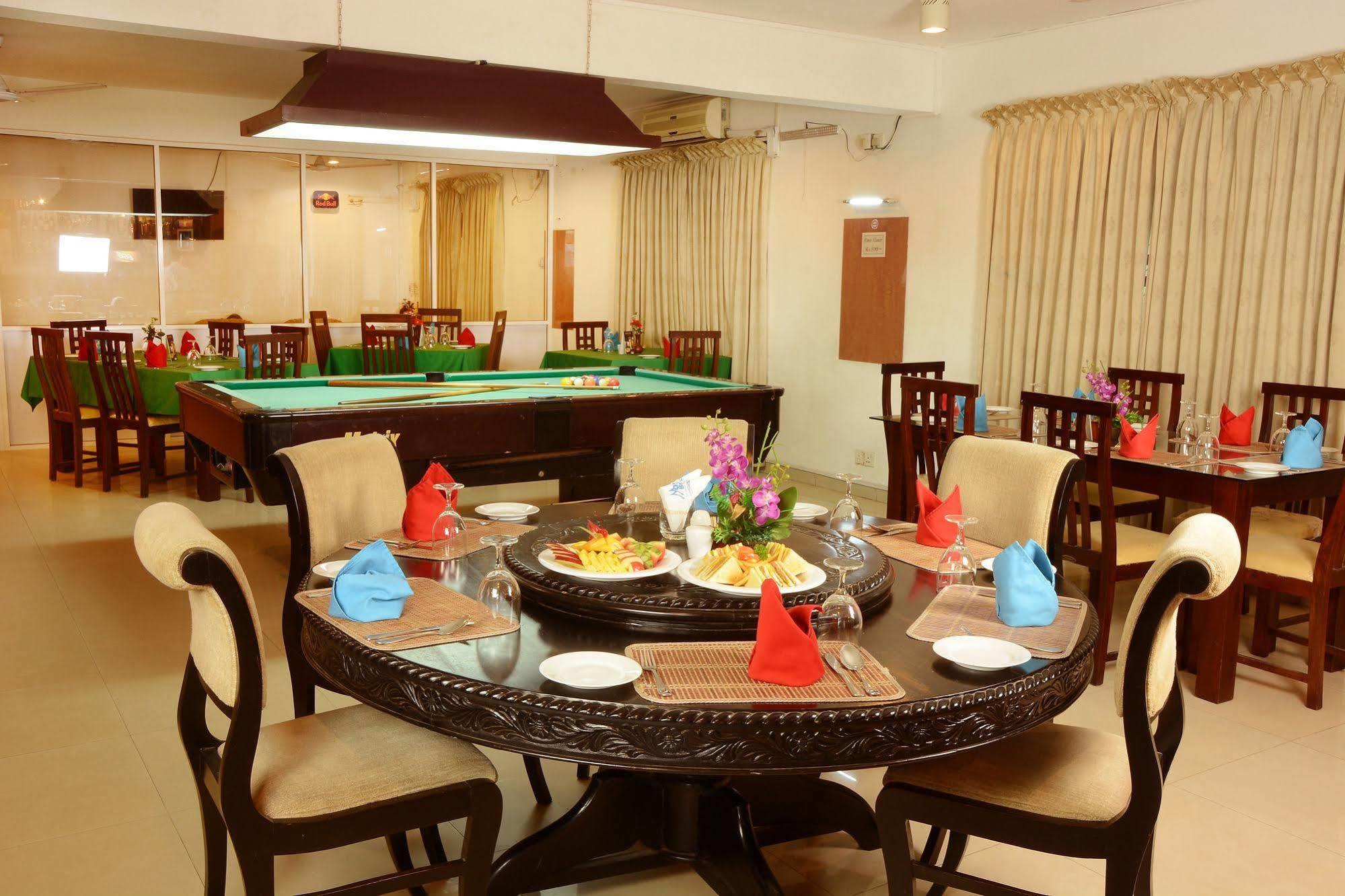 โรงแรมเมาท์บรีซ Dehiwala-Mount Lavinia ภายนอก รูปภาพ
