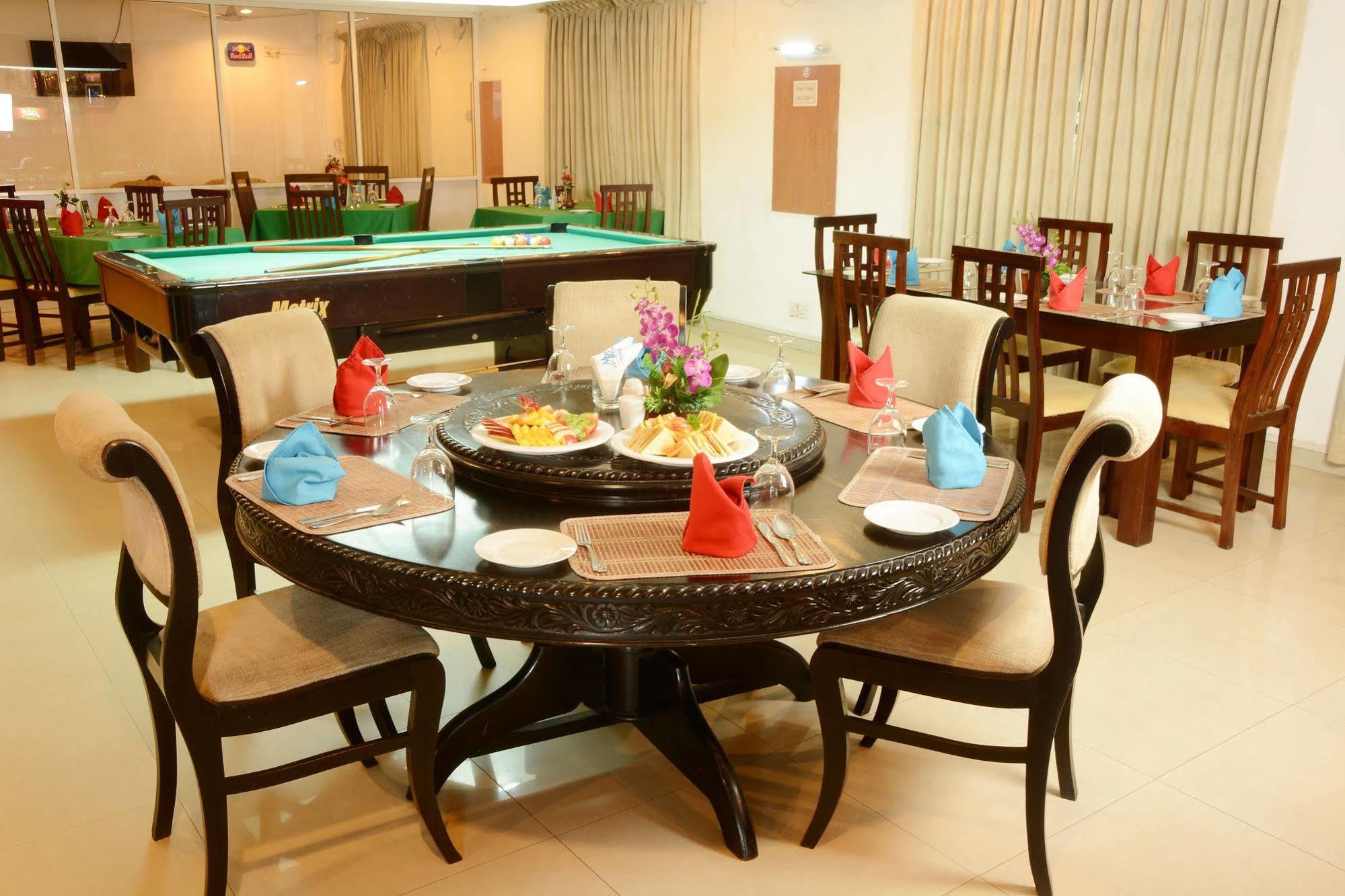 โรงแรมเมาท์บรีซ Dehiwala-Mount Lavinia ภายนอก รูปภาพ