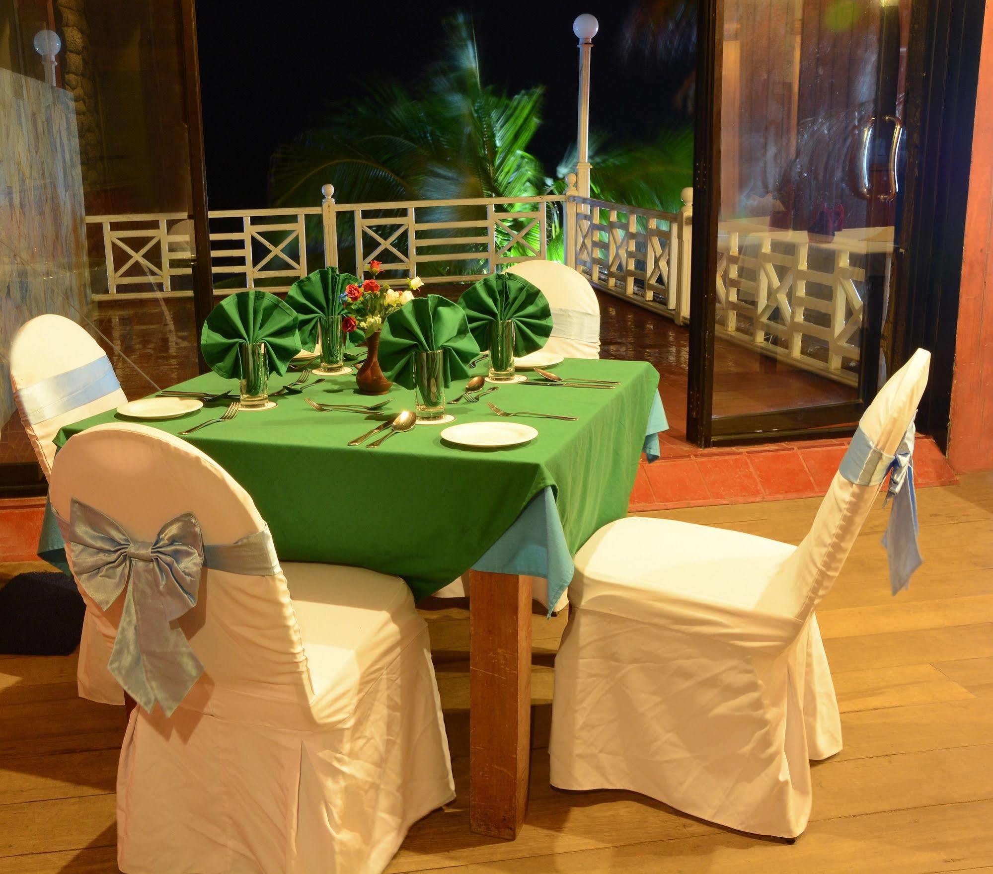 โรงแรมเมาท์บรีซ Dehiwala-Mount Lavinia ภายนอก รูปภาพ