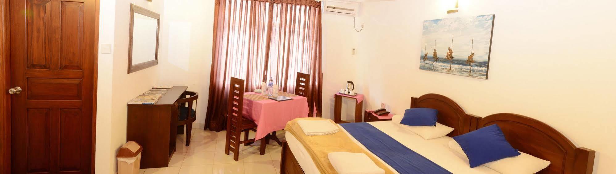 โรงแรมเมาท์บรีซ Dehiwala-Mount Lavinia ภายนอก รูปภาพ