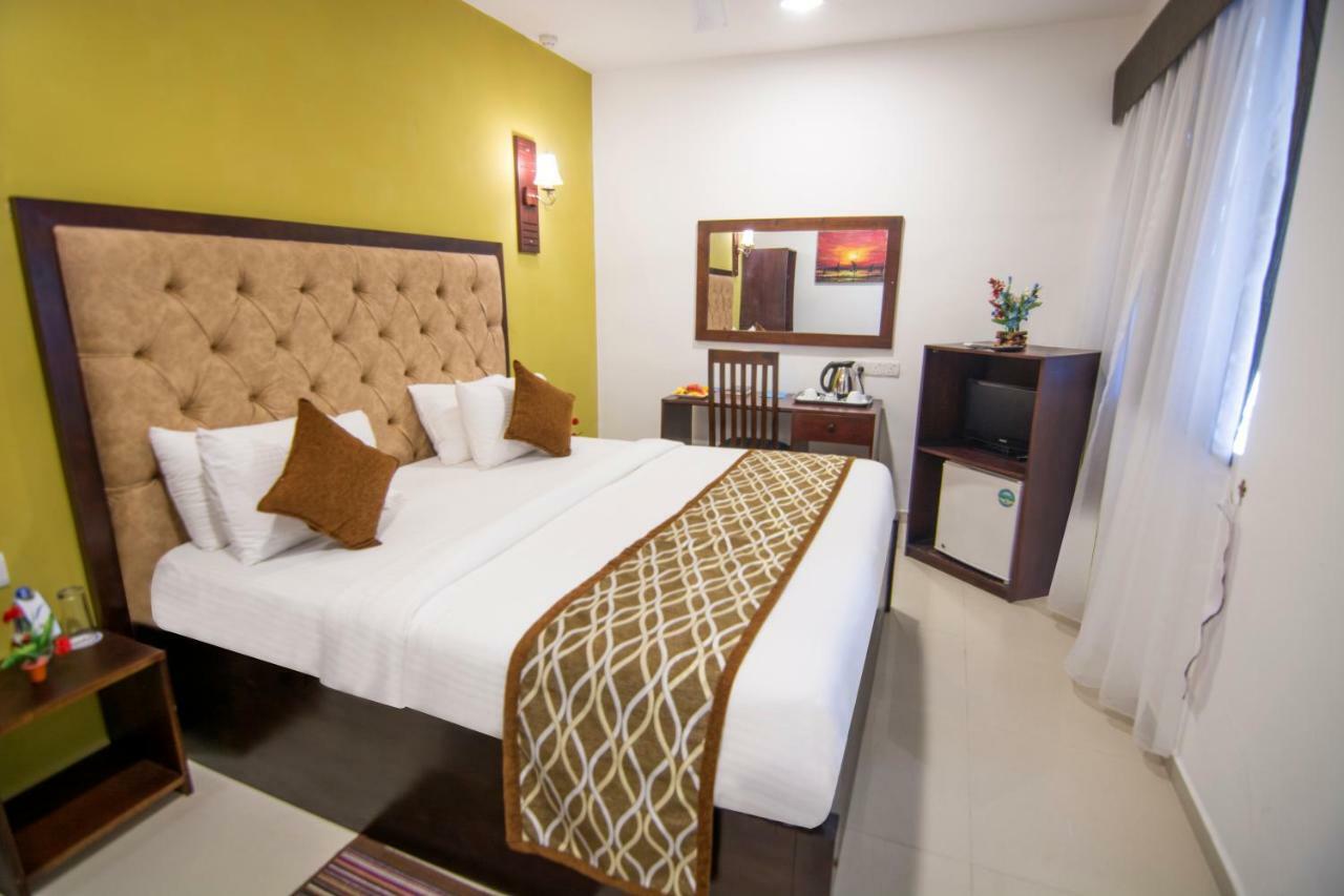 โรงแรมเมาท์บรีซ Dehiwala-Mount Lavinia ภายนอก รูปภาพ