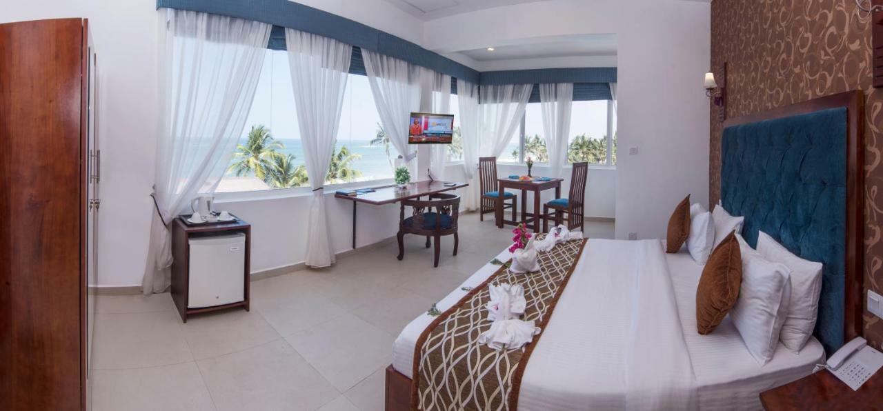 โรงแรมเมาท์บรีซ Dehiwala-Mount Lavinia ภายนอก รูปภาพ